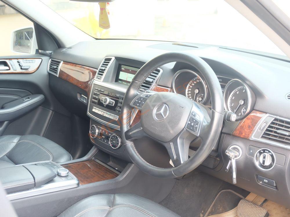 Mobil Mercedes-Benz ML 2015