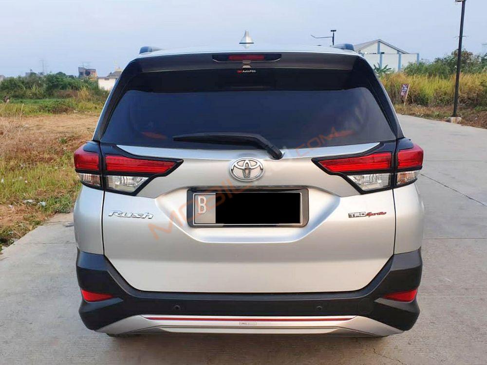Mobil Toyota Rush 2020