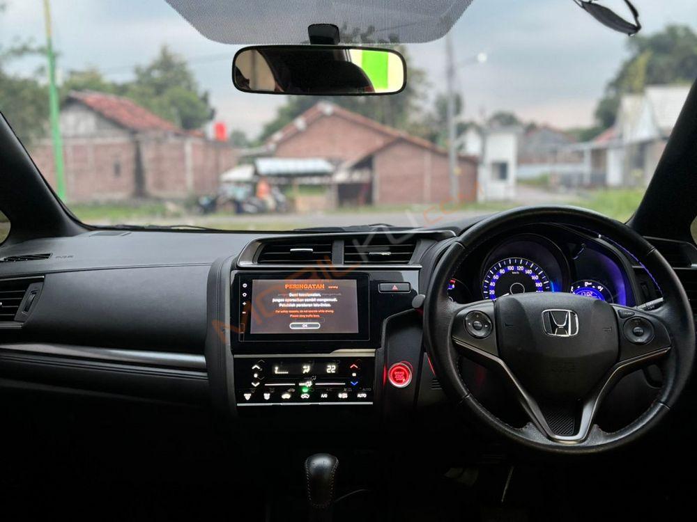 Mobil Honda Jazz 2020