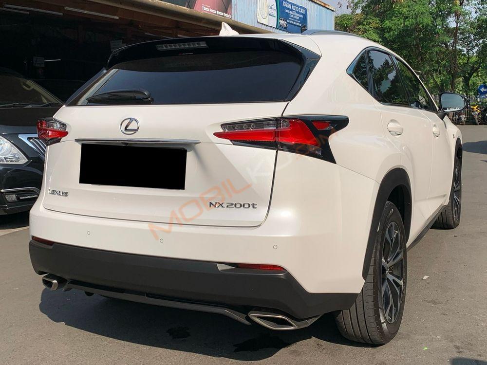 Mobil Lexus NX 2017