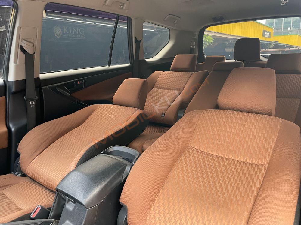 Mobil Toyota Kijang Innova 2017