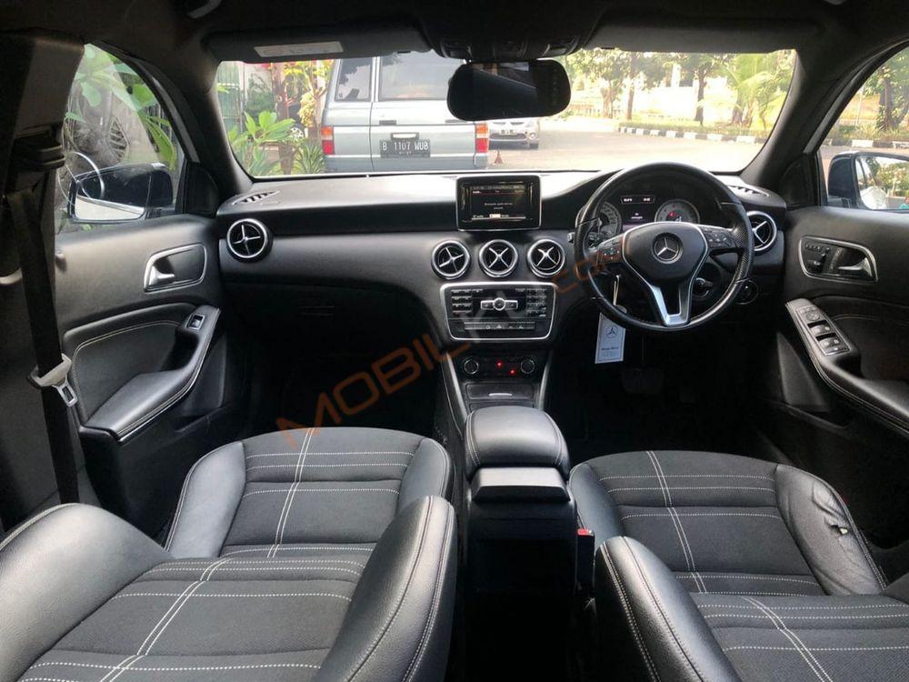 Mobil Mercedes-Benz A-Class 2013