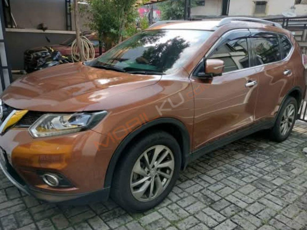 Mobil Nissan X-Trail 2016