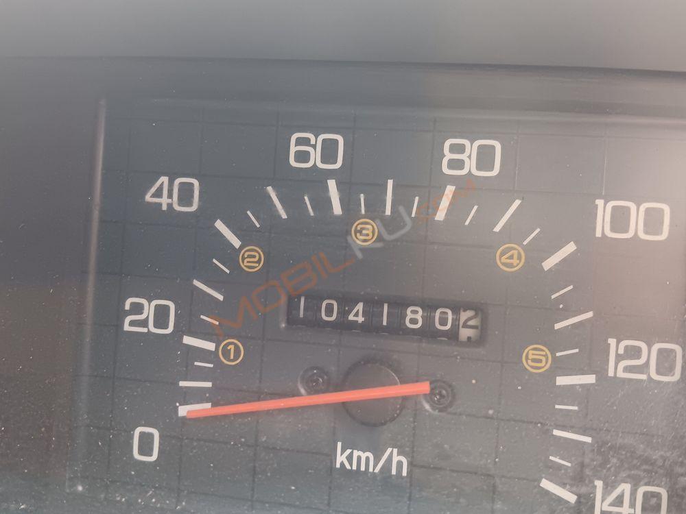 Mobil Mitsubishi L300 2021