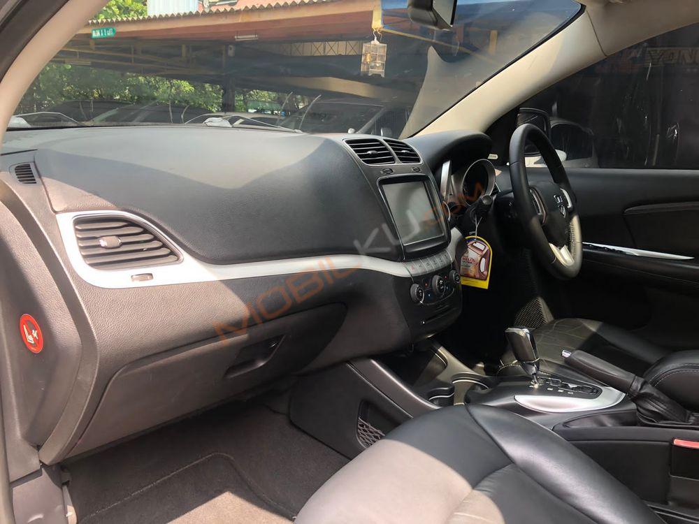 Mobil Dodge Journey 2013