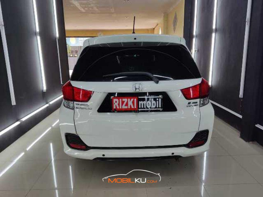 Mobil Honda Mobilio 2014
