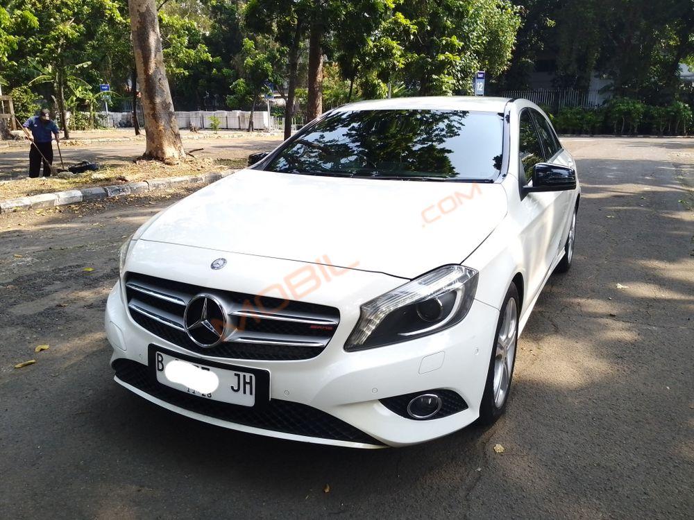 Mobil Mercedes-Benz A-Class 2013