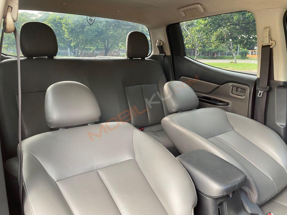 Mobil Mitsubishi Triton 2017