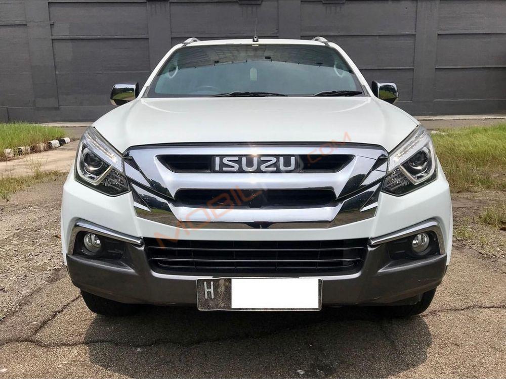 Mobil Isuzu MU-X 2017
