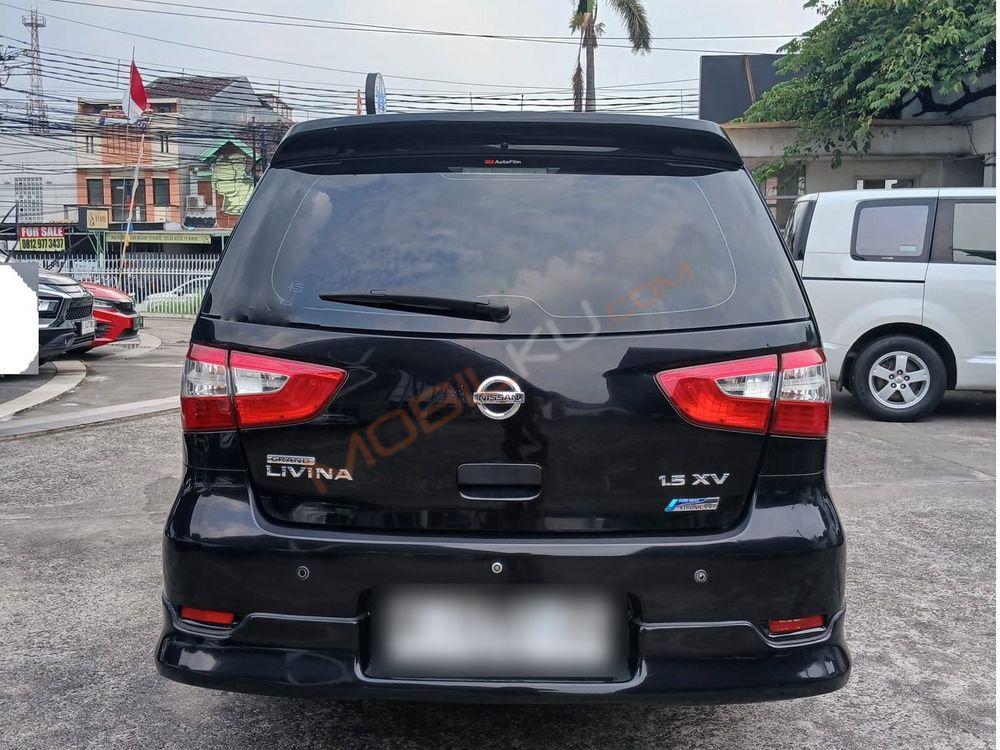 Mobil Nissan Grand Livina 2017