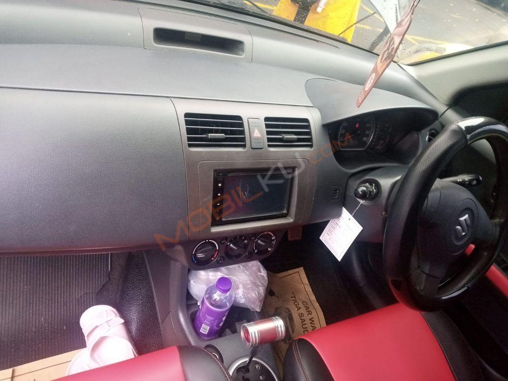 Mobil Suzuki Swift 2010