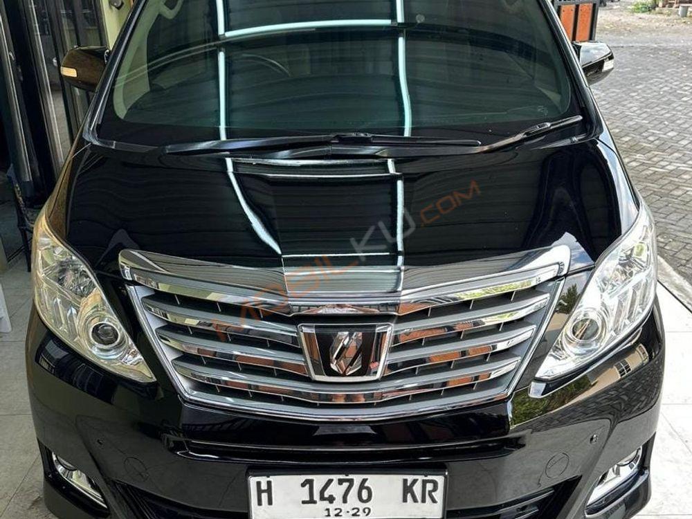 Mobil Toyota Alphard 2014