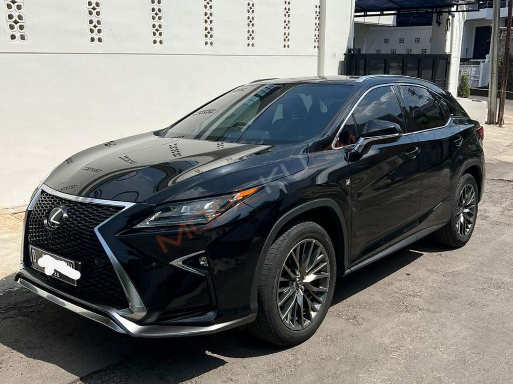 Mobil Lexus RX 2017