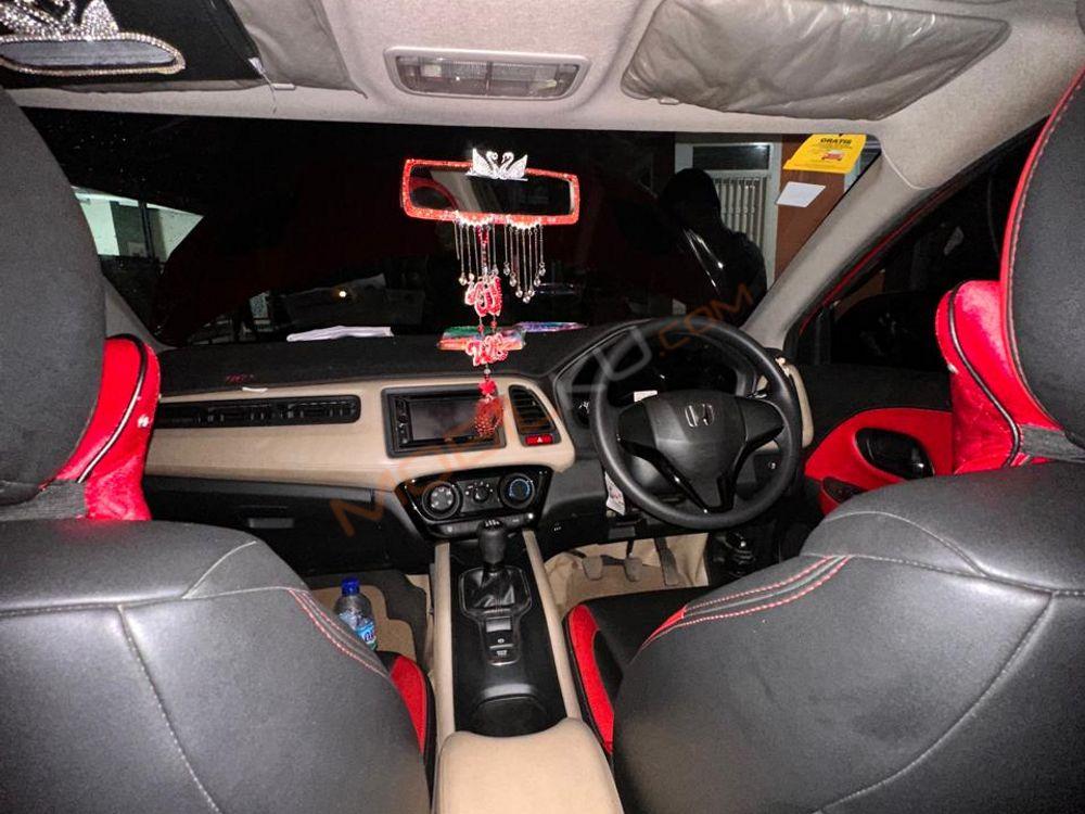 Mobil Honda HR-V 2015