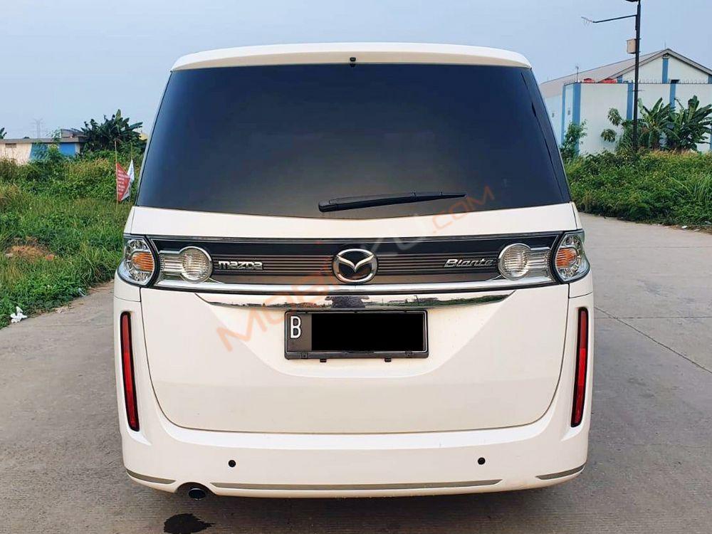 Mobil Mazda Biante 2013