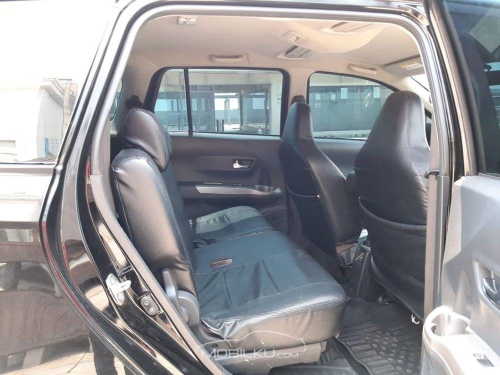 Mobil Toyota Calya 2018