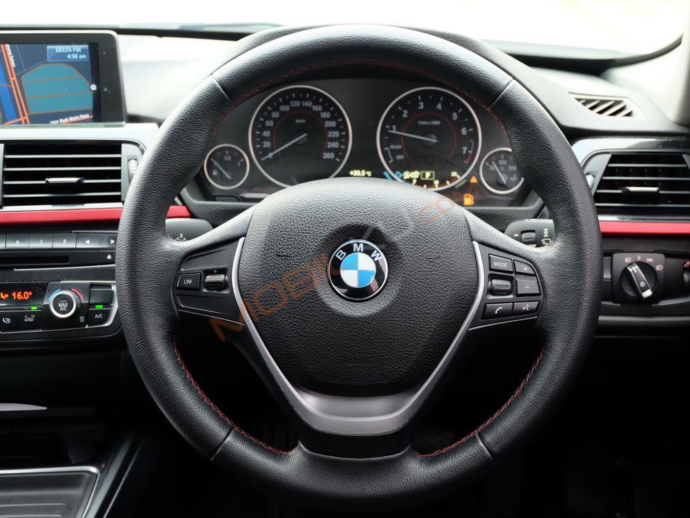 Mobil BMW 3 Series 2015