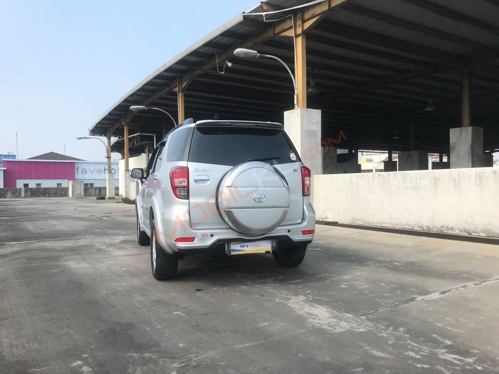 Mobil Toyota Rush 2010