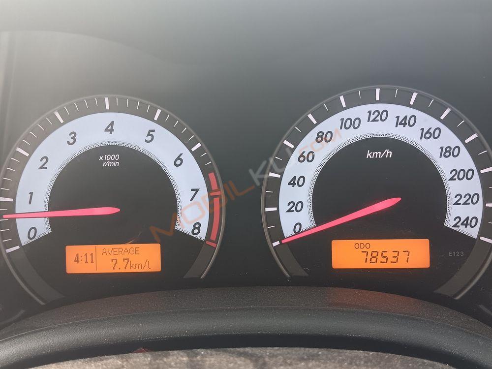 Mobil Toyota Corolla 2011