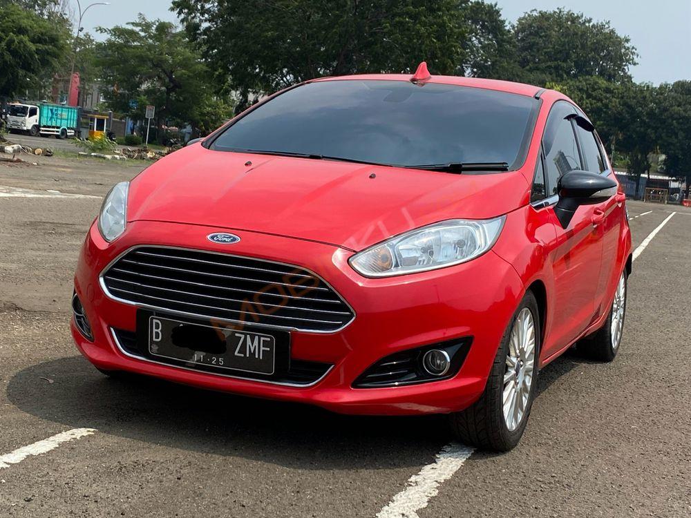 Mobil Ford Fiesta 2013