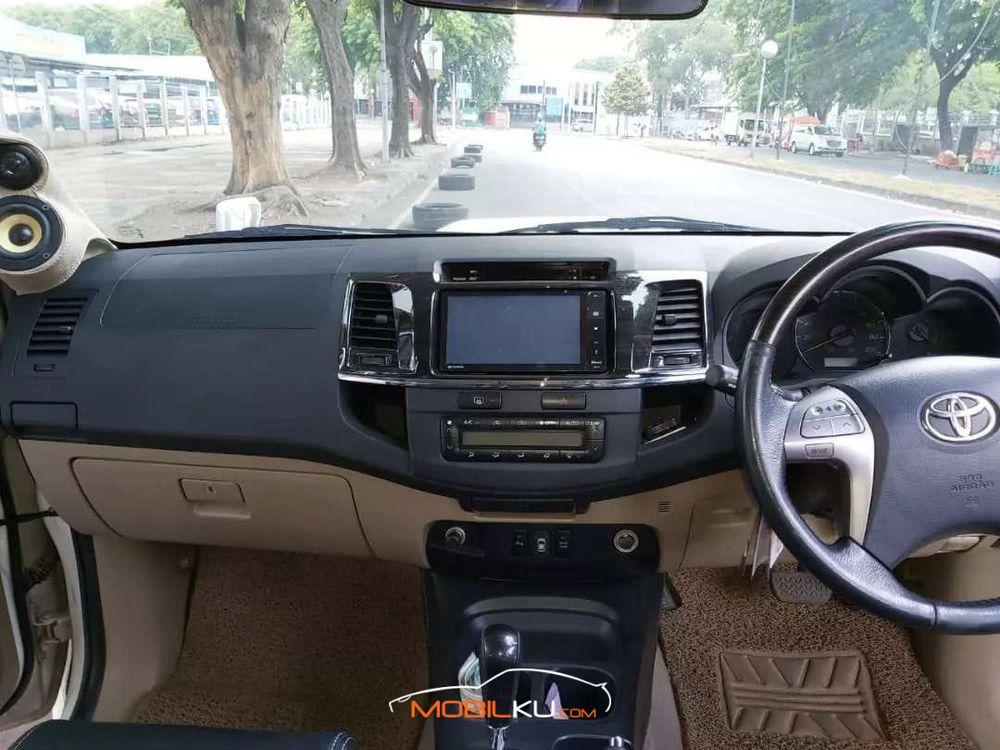 Mobil Toyota Fortuner 2014