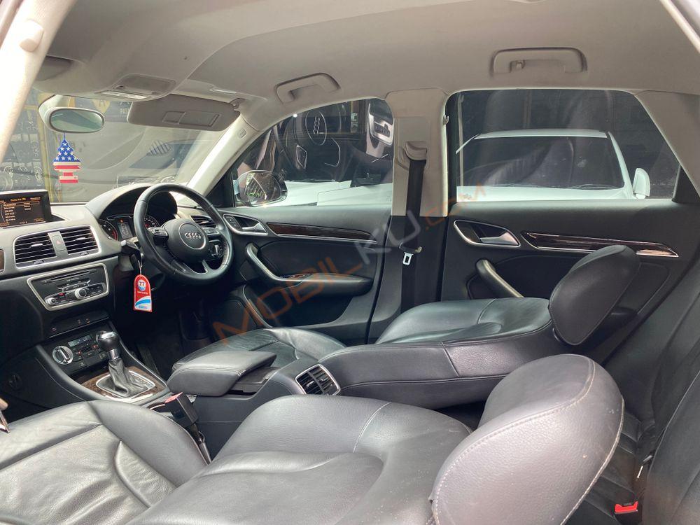 Mobil Audi Q3 2025