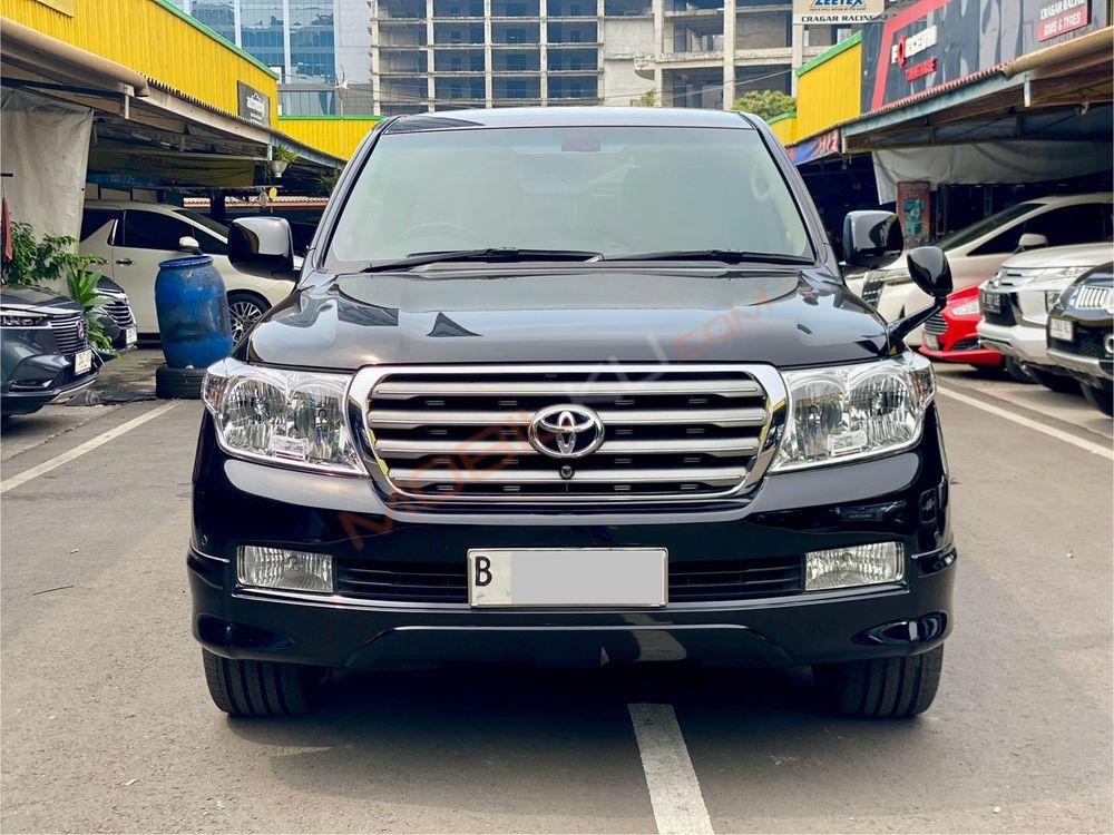Mobil Toyota Land Cruiser 2008