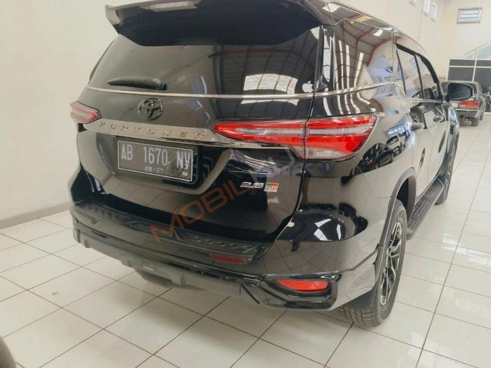 Mobil Toyota Fortuner 2022