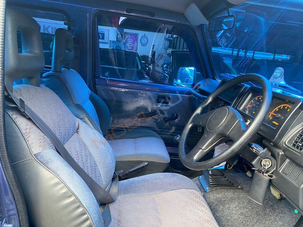 Mobil Suzuki Katana 2005