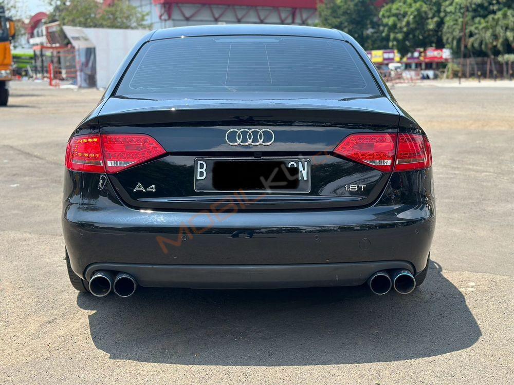 Mobil Audi A4 2014