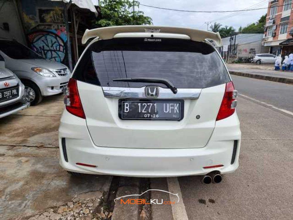 Mobil Honda Jazz 2009