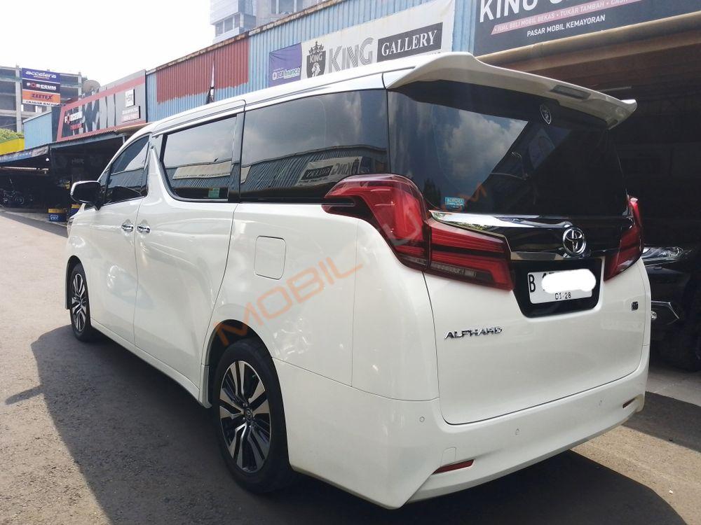 Mobil Toyota Alphard 2020
