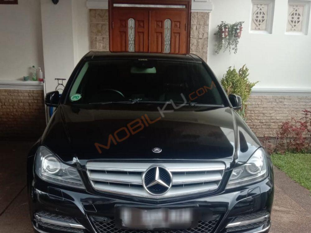 Mobil Mercedes-Benz C-Class 2012