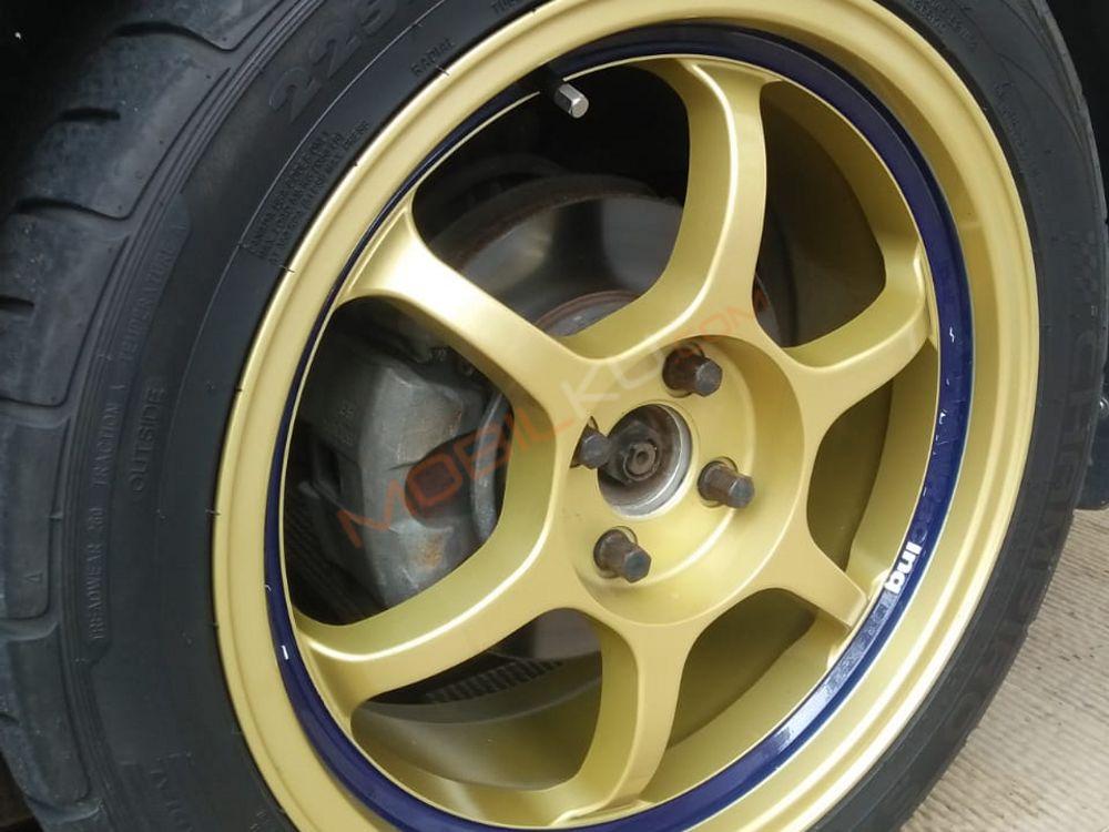 Mobil Honda Civic Sedan 2004