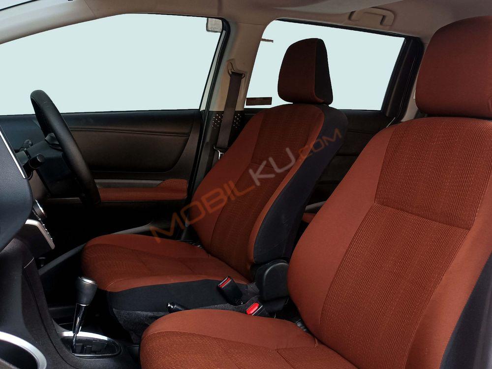 Mobil Toyota Sienta 2017