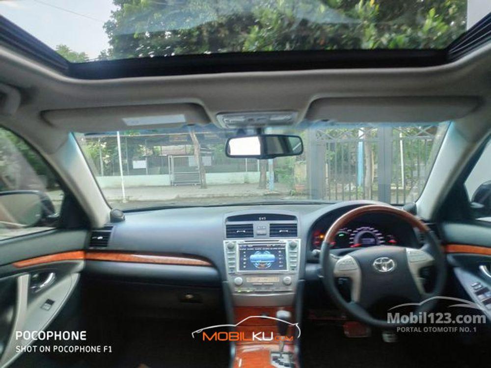 Mobil Toyota Camry 2012