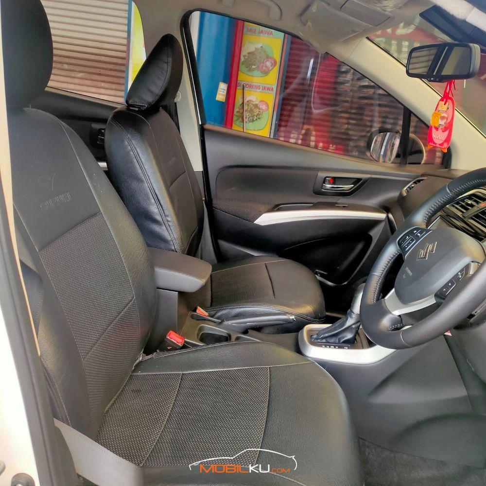 Mobil Suzuki SX4 2016