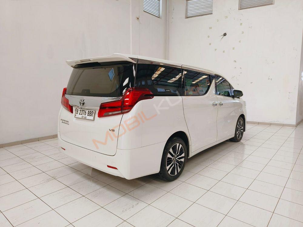 Mobil Toyota Alphard 2018