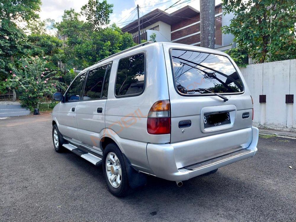 Mobil Isuzu Panther 2001