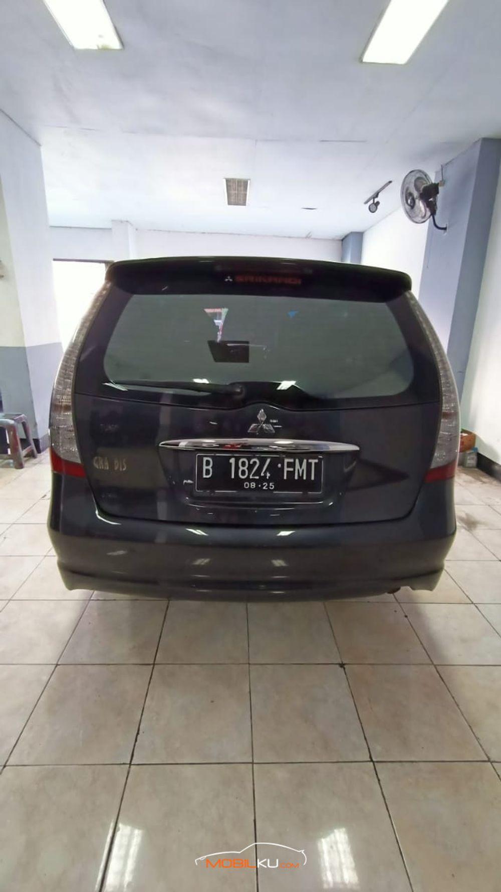 Mobil Nissan Terra 2018