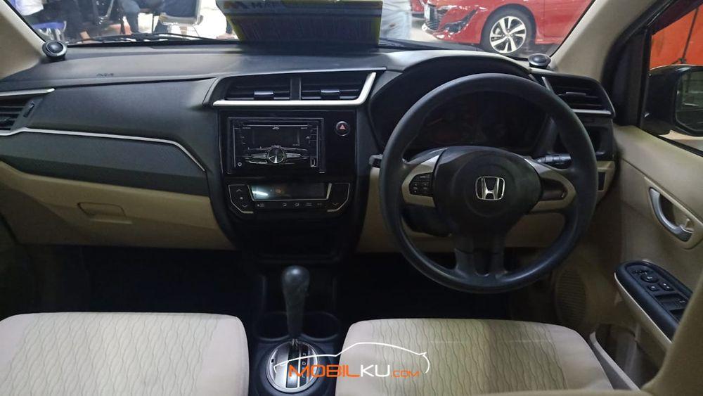 Mobil Honda Brio 2017