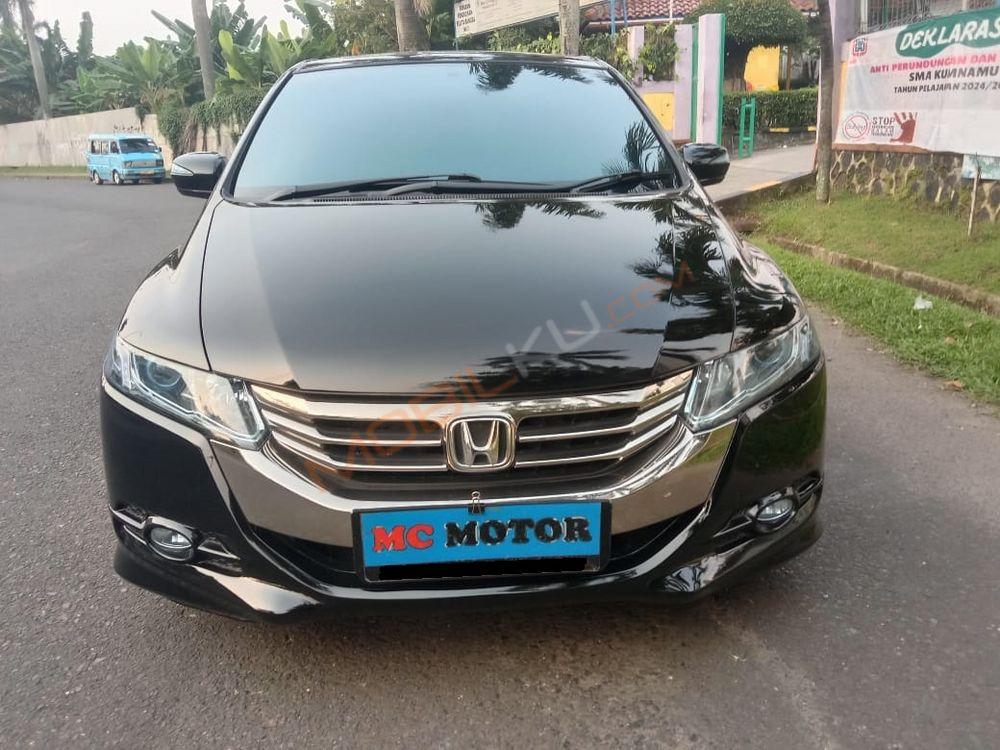 Mobil Honda Odyssey 2012