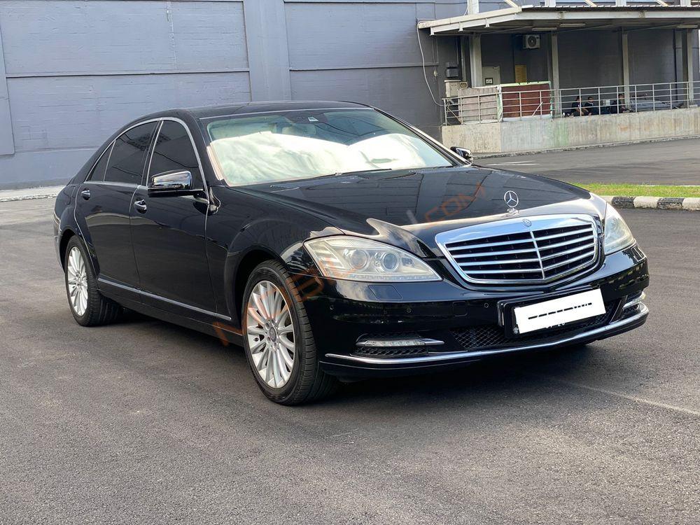 Mobil Mercedes-Benz S-Class 2011