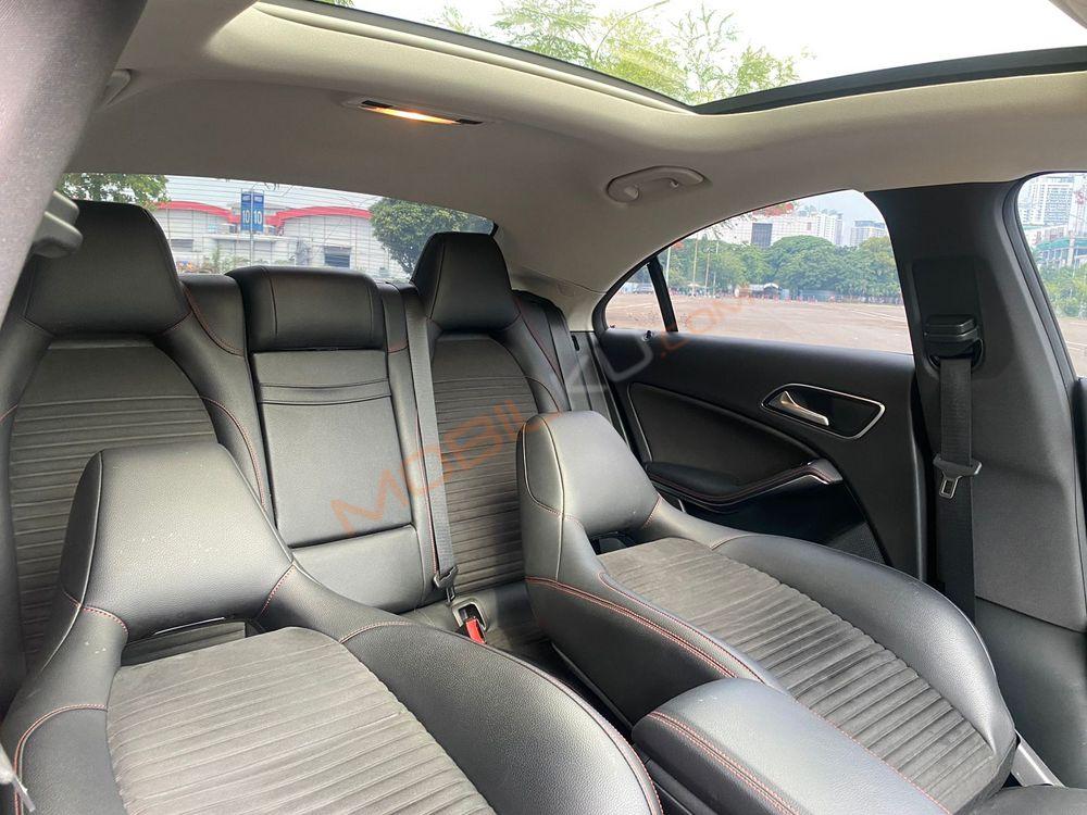 Mobil Mercedes-Benz C-Class 2018