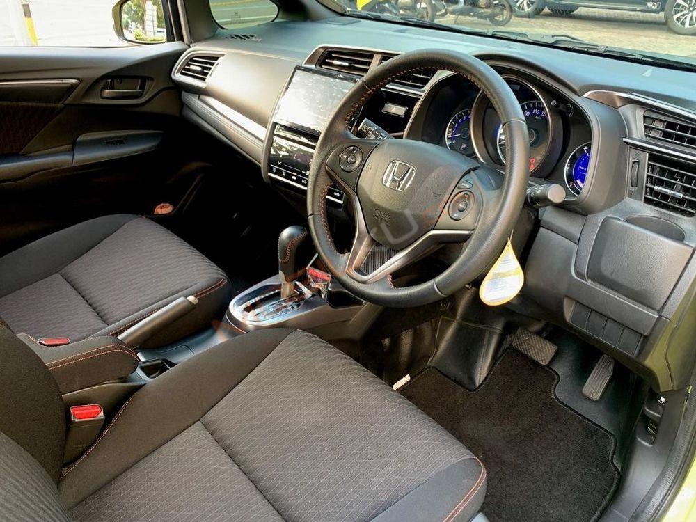 Mobil Honda Jazz 2018