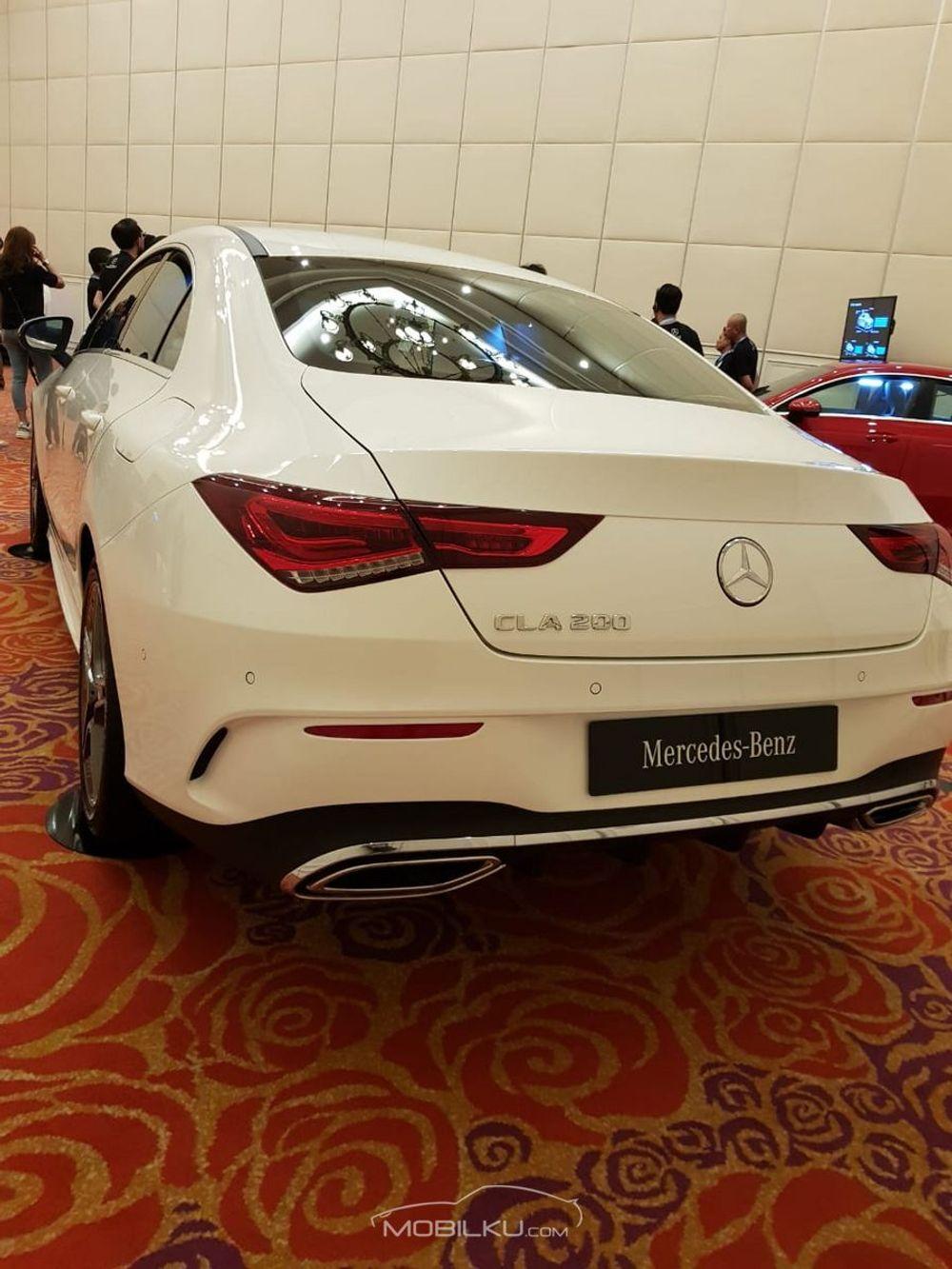 Mobil Mercedes-Benz CLA 2019