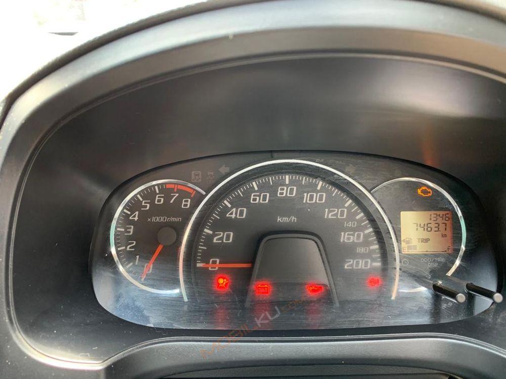 Mobil Toyota Agya 2014