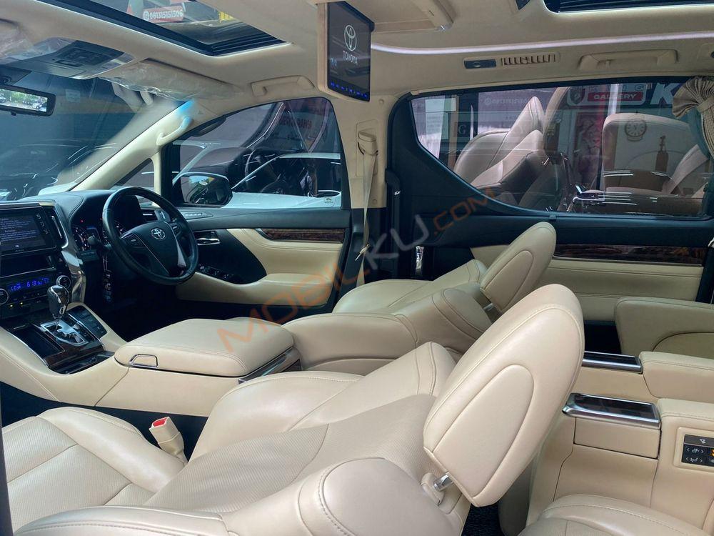 Mobil Toyota Alphard 2019