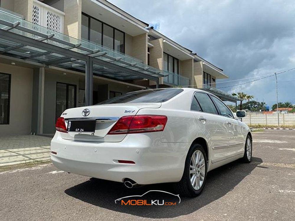 Mobil Toyota Camry 2011