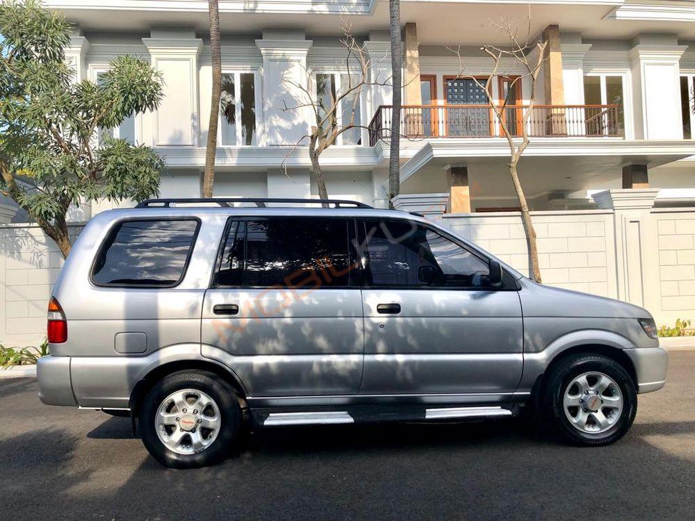 Mobil Isuzu Panther 2001